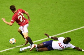 关于詹姆斯赛事官方发布大胜新规，曼联争议不断！的信息